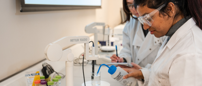 Environmental Student in Lab 700x300