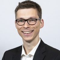 Bernhard Reinsberg Headshot