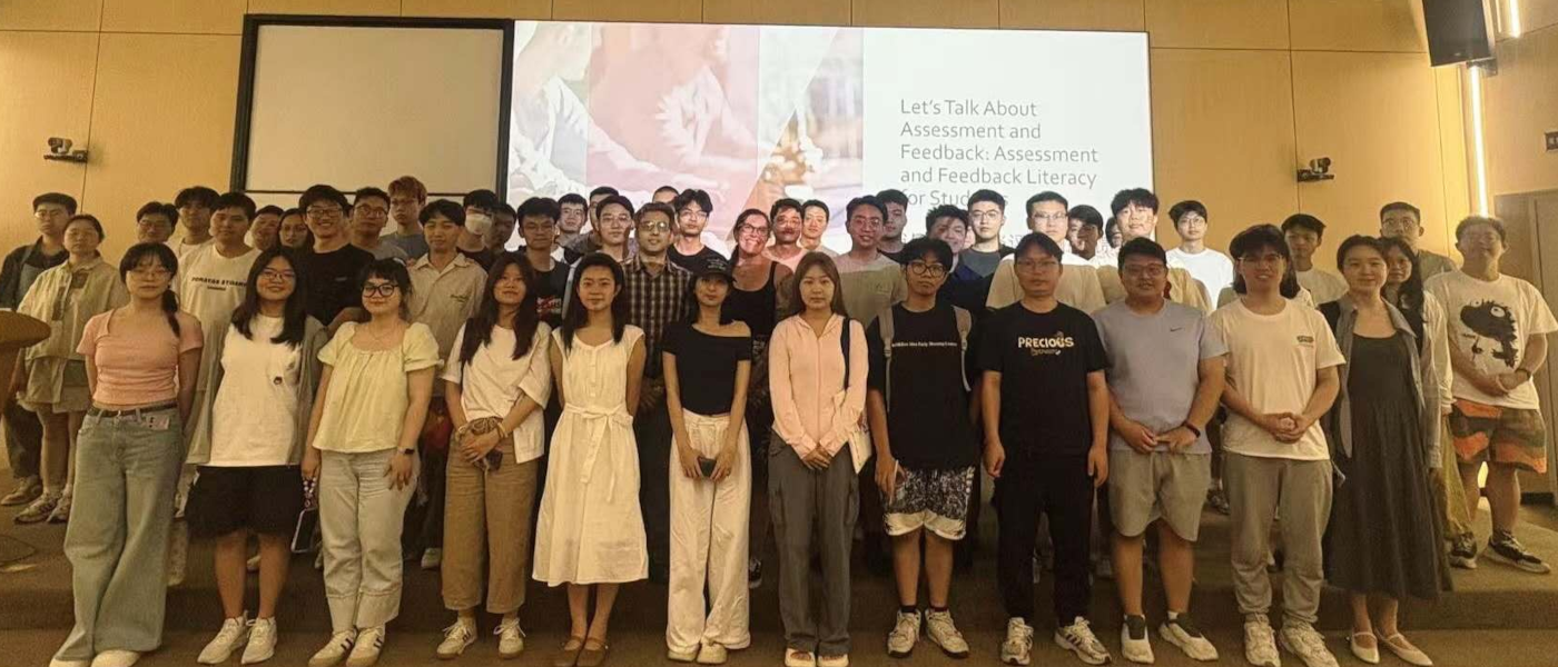 Staff who attend the Assessment and Feedback Workshops led by Dr Kimberly Davis pose for a group photo in Chengdu campus