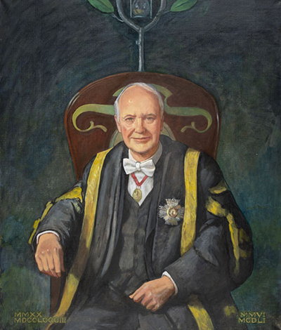 Portrait of Sir Kenneth Calman, seated in the Blackstone Chair, wearing academic dress.