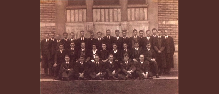 Group photo of the Chemistry graduates in 1942