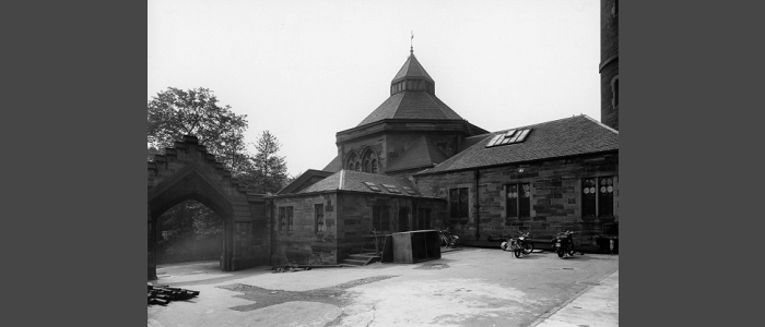 Black and white photo of Abbott's Kitchen building