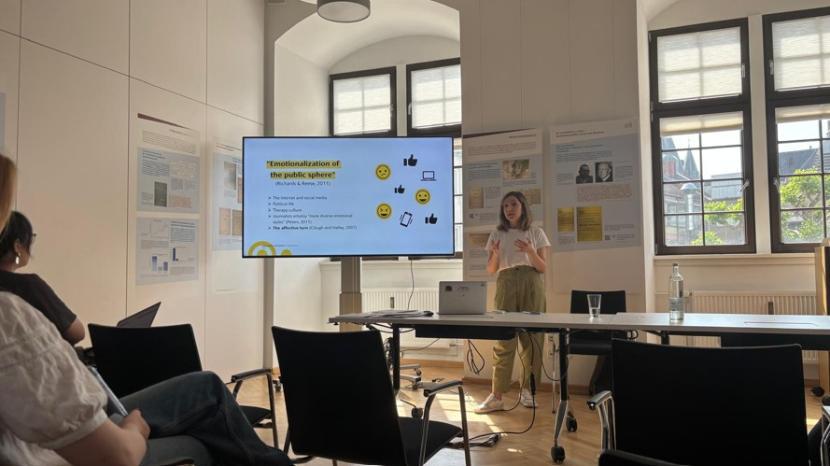 Presentation of Emotions in the Newsroom topic