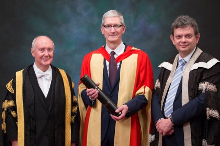Tim Cook honorary doctorate 450