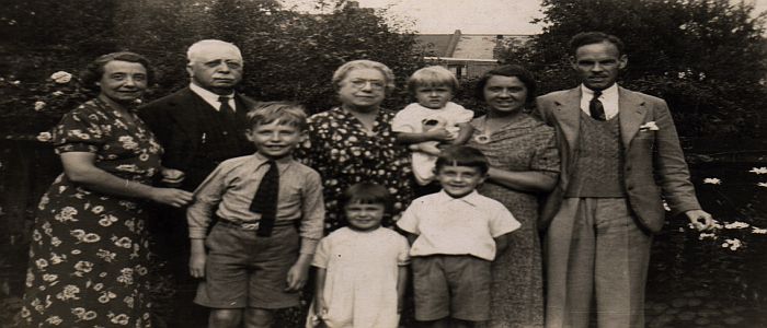 Black and white image of people in victorian times