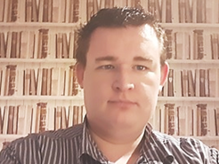 Headshot of Stephen Scholes