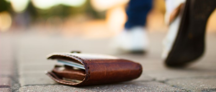 Lost wallet on ground